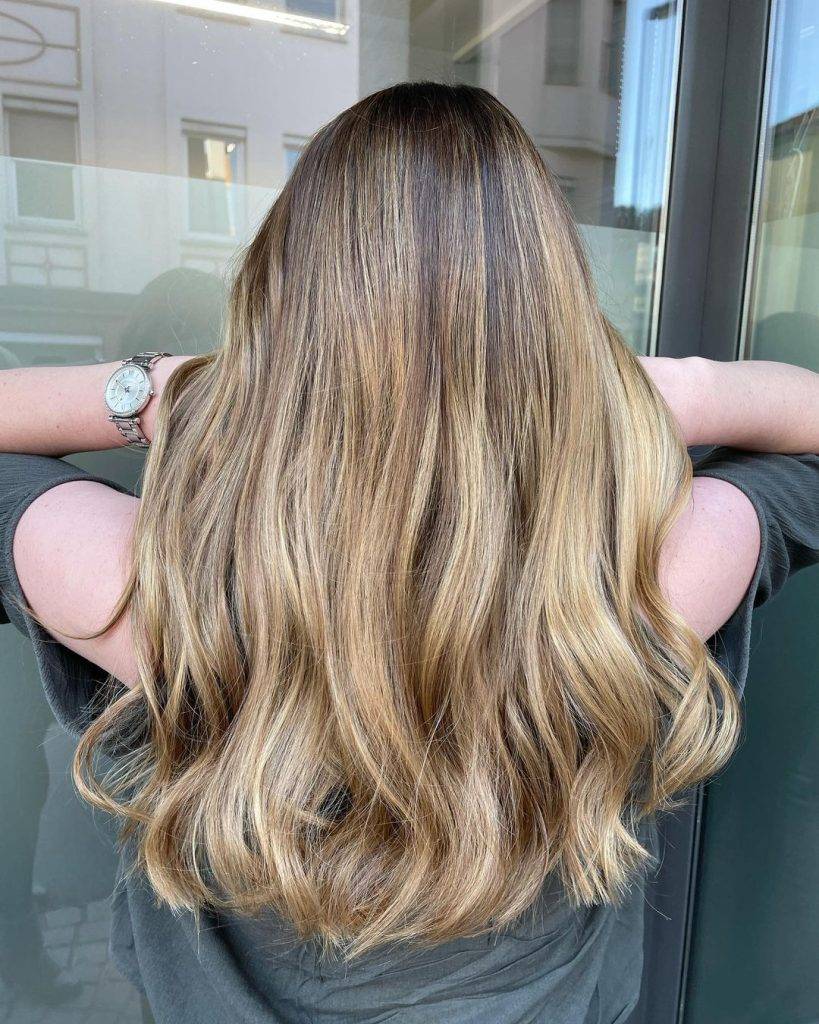 Hair Color to look Younger 6 golden brown hair color | golden chocolate hair color | hair colors and styles Hair Color to Look Younger