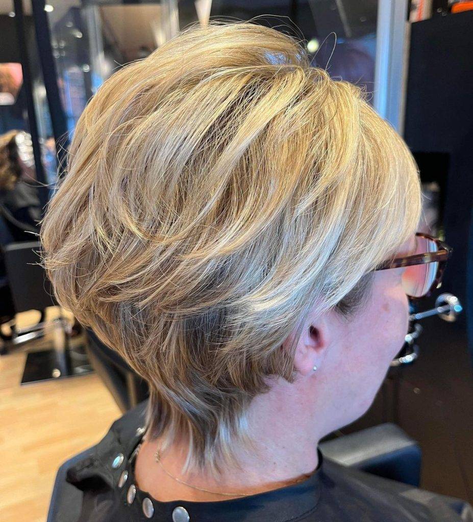 Short Layered Hairstyle 102 haircuts fir thick hair | Medium short Hairstyles | Medium short layered hairstyles Short Layered Hairstyles