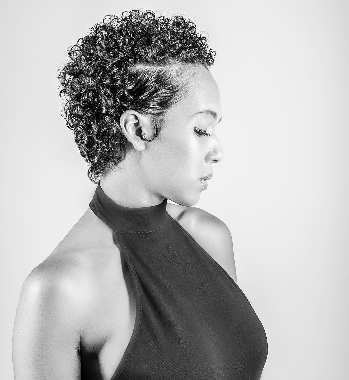 170-short-curly-hairstyles-for-women