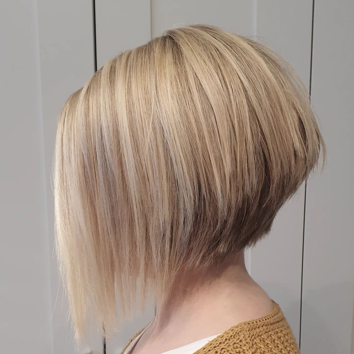 Stacked Bob 76 Long stacked bob | Medium length stacked bob | Pictures of stacked bob haircuts front and back Stacked Bob Hairstyles for Women