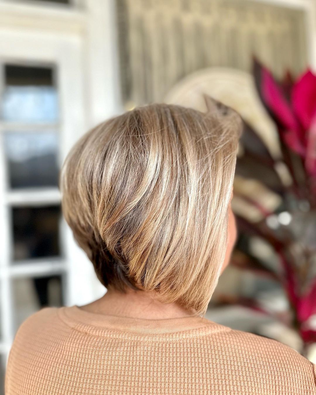 Stacked Bob 99 Long stacked bob | Medium length stacked bob | Pictures of stacked bob haircuts front and back Stacked Bob Hairstyles for Women