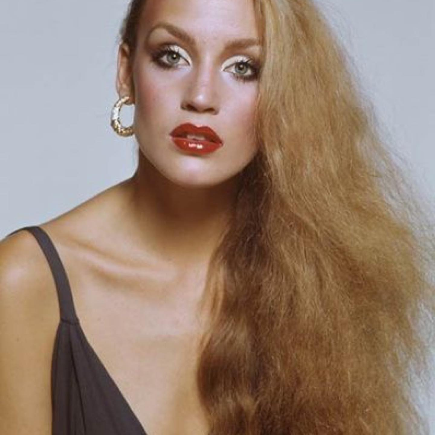 25+ Long Faces Hairstyles