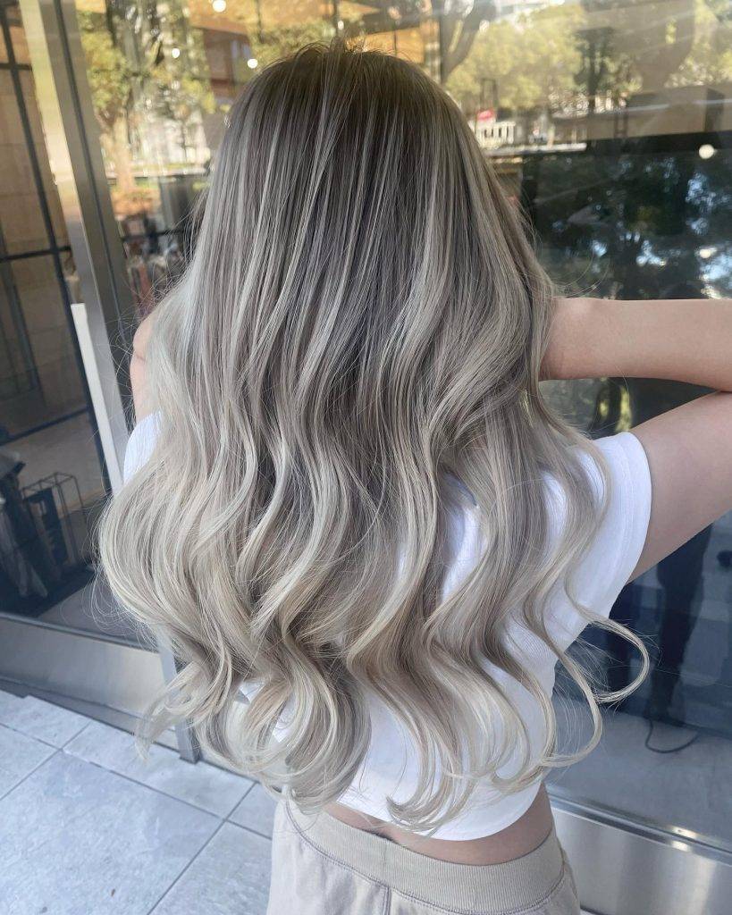 straight ombre hairstyle 138 Dark Brown to light brown ombre straight hair | Image of Pictures of ombre colors Pictures of ombre colors | Ombre hair straight medium length Straight Ombre Hairstyles