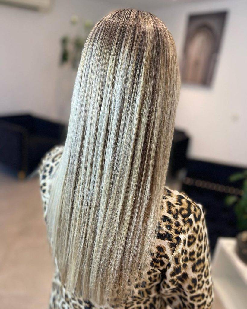 straight ombre hairstyle 171 Dark Brown to light brown ombre straight hair | Image of Pictures of ombre colors Pictures of ombre colors | Ombre hair straight medium length Straight Ombre Hairstyles