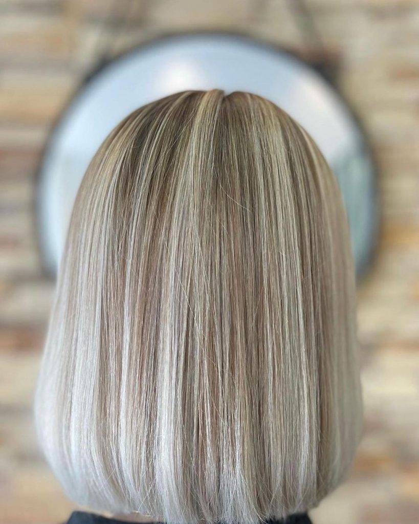 straight ombre hairstyle 176 Dark Brown to light brown ombre straight hair | Image of Pictures of ombre colors Pictures of ombre colors | Ombre hair straight medium length Straight Ombre Hairstyles