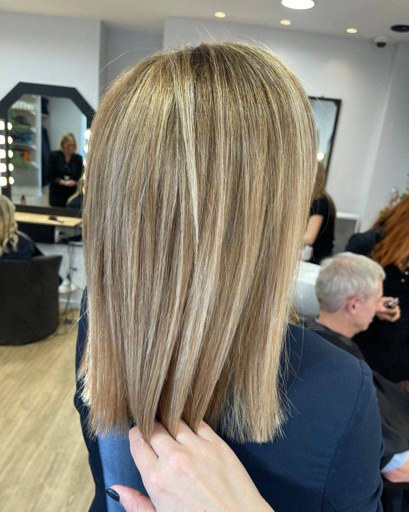 straight ombre hairstyle 182 Dark Brown to light brown ombre straight hair | Image of Pictures of ombre colors Pictures of ombre colors | Ombre hair straight medium length Straight Ombre Hairstyles