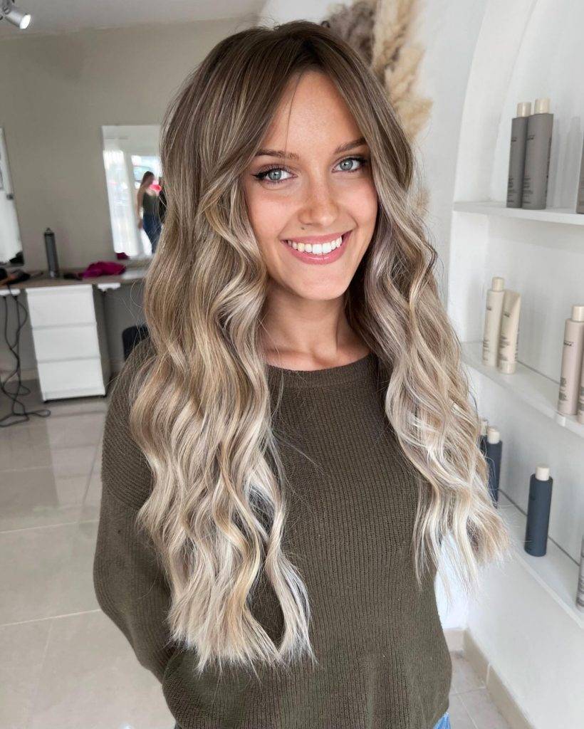 straight ombre hairstyle 24 Dark Brown to light brown ombre straight hair | Image of Pictures of ombre colors Pictures of ombre colors | Ombre hair straight medium length Straight Ombre Hairstyles