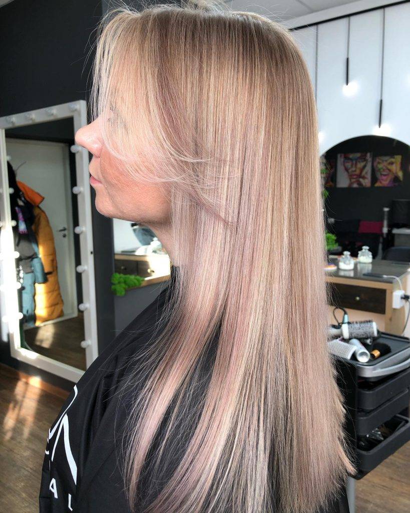 straight ombre hairstyle 33 Dark Brown to light brown ombre straight hair | Image of Pictures of ombre colors Pictures of ombre colors | Ombre hair straight medium length Straight Ombre Hairstyles