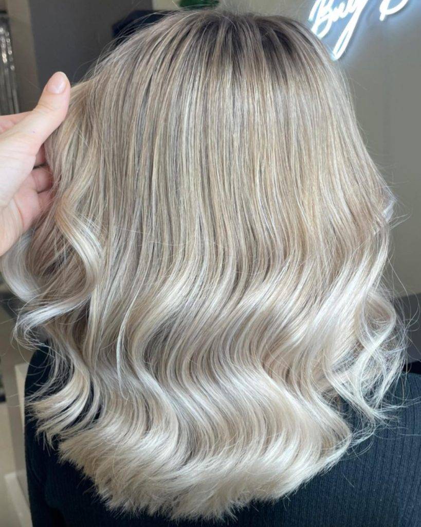 straight ombre hairstyle 34 Dark Brown to light brown ombre straight hair | Image of Pictures of ombre colors Pictures of ombre colors | Ombre hair straight medium length Straight Ombre Hairstyles