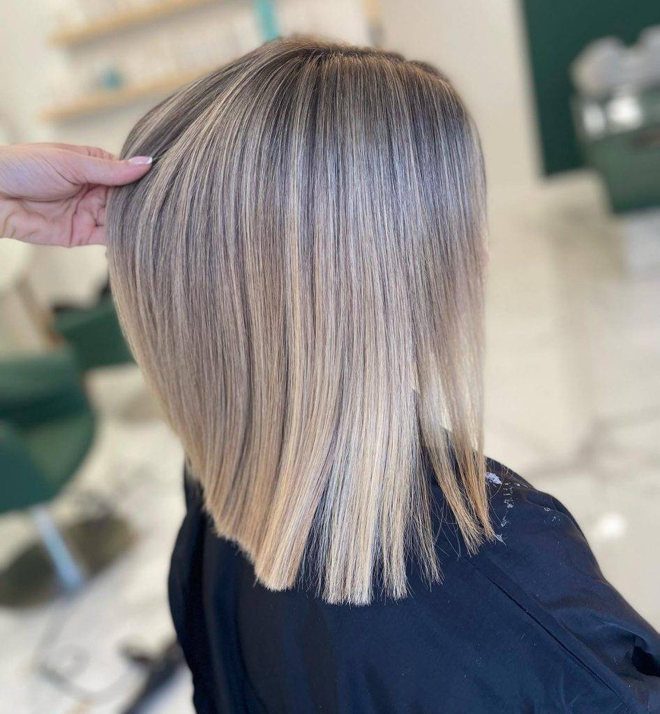 straight ombre hairstyle 48 Dark Brown to light brown ombre straight hair | Image of Pictures of ombre colors Pictures of ombre colors | Ombre hair straight medium length Straight Ombre Hairstyles