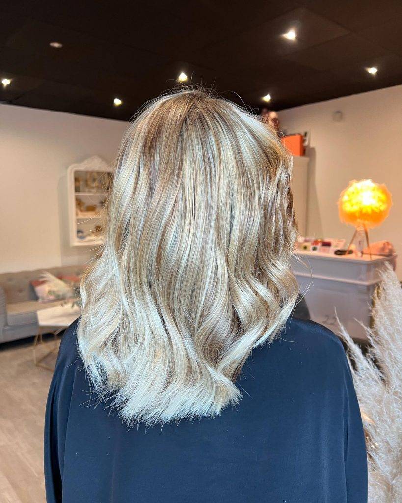 straight ombre hairstyle 65 Dark Brown to light brown ombre straight hair | Image of Pictures of ombre colors Pictures of ombre colors | Ombre hair straight medium length Straight Ombre Hairstyles