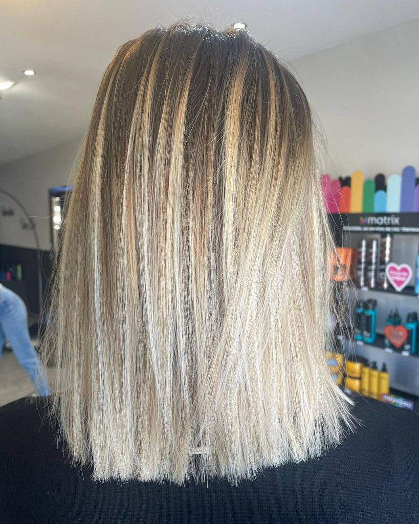 straight ombre hairstyle 88 Dark Brown to light brown ombre straight hair | Image of Pictures of ombre colors Pictures of ombre colors | Ombre hair straight medium length Straight Ombre Hairstyles