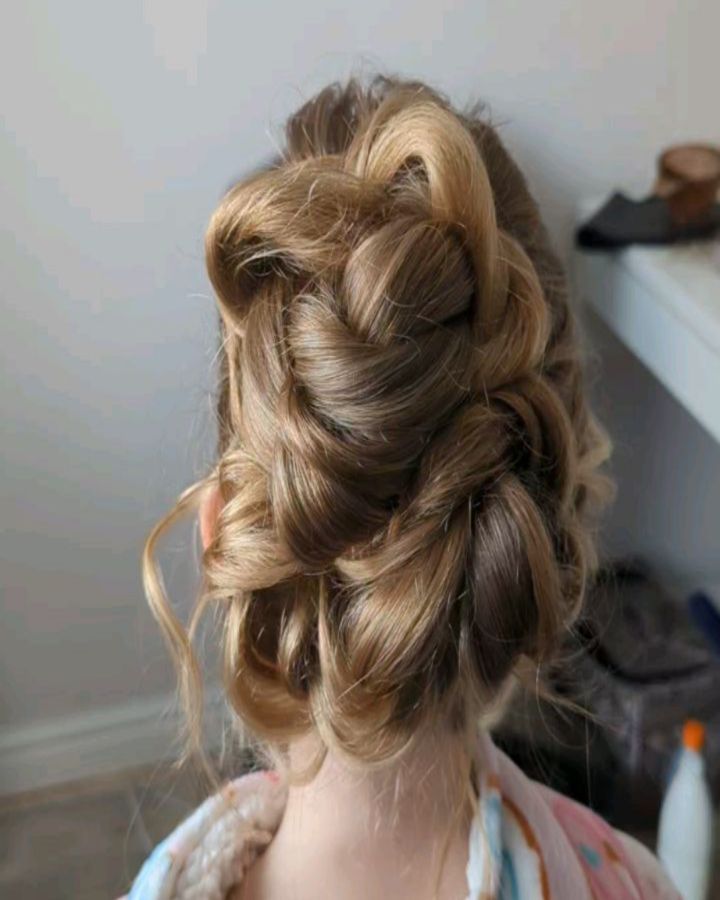 updos for short hairs 102 Casual updos for short hair | Easy summer updos for short hair | Updos for short bobbed hair Updos for Short Hair