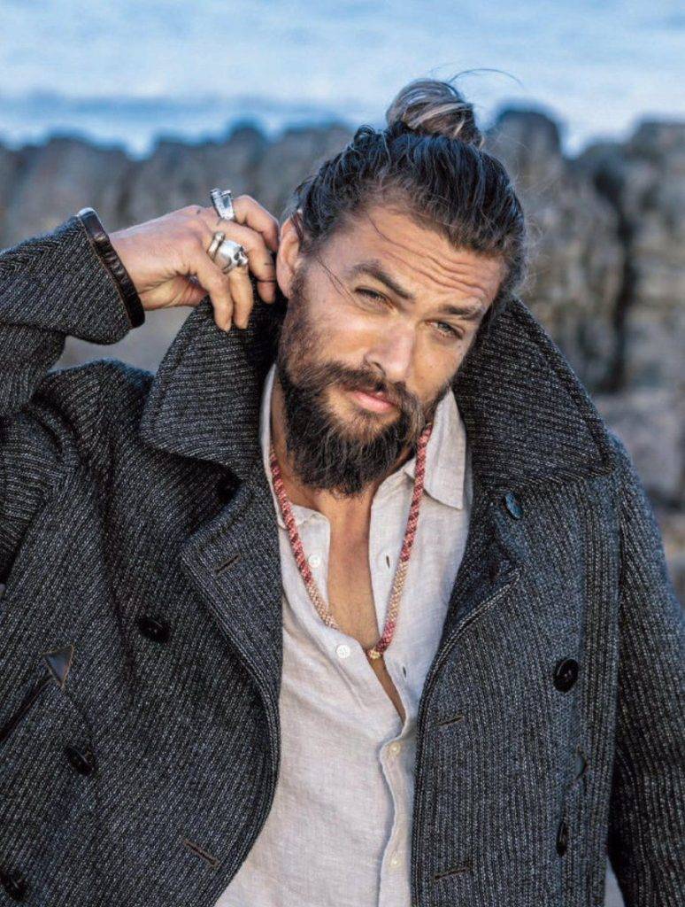 Jason Momoa Hairstyles 65 Jason Momoa hair bun | Jason Momoa hairstyles | Jason Momoa medium hair Jason Momoa Hairstyles