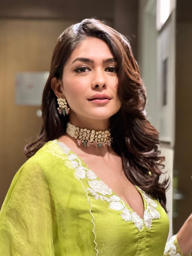 Mrunal Thakur