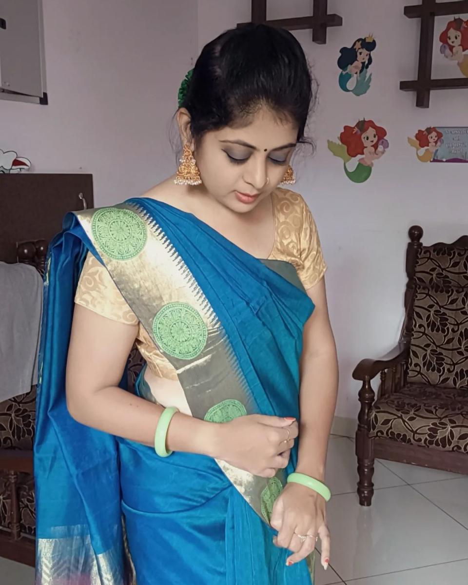 Saree-Hairstyles-100