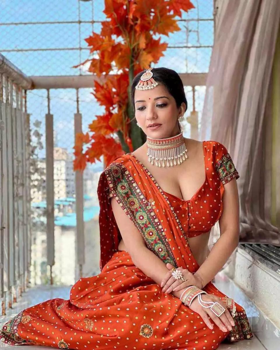 Saree-Hairstyles-112