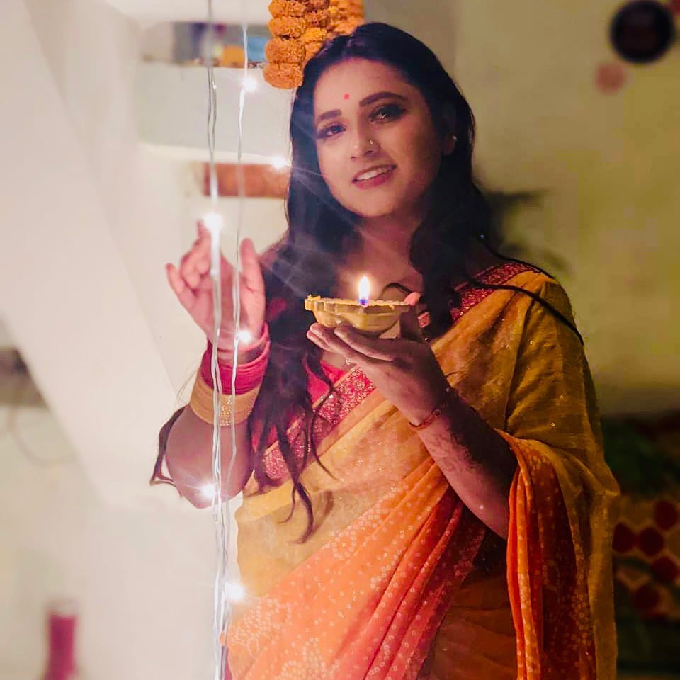 Saree-Hairstyles-114