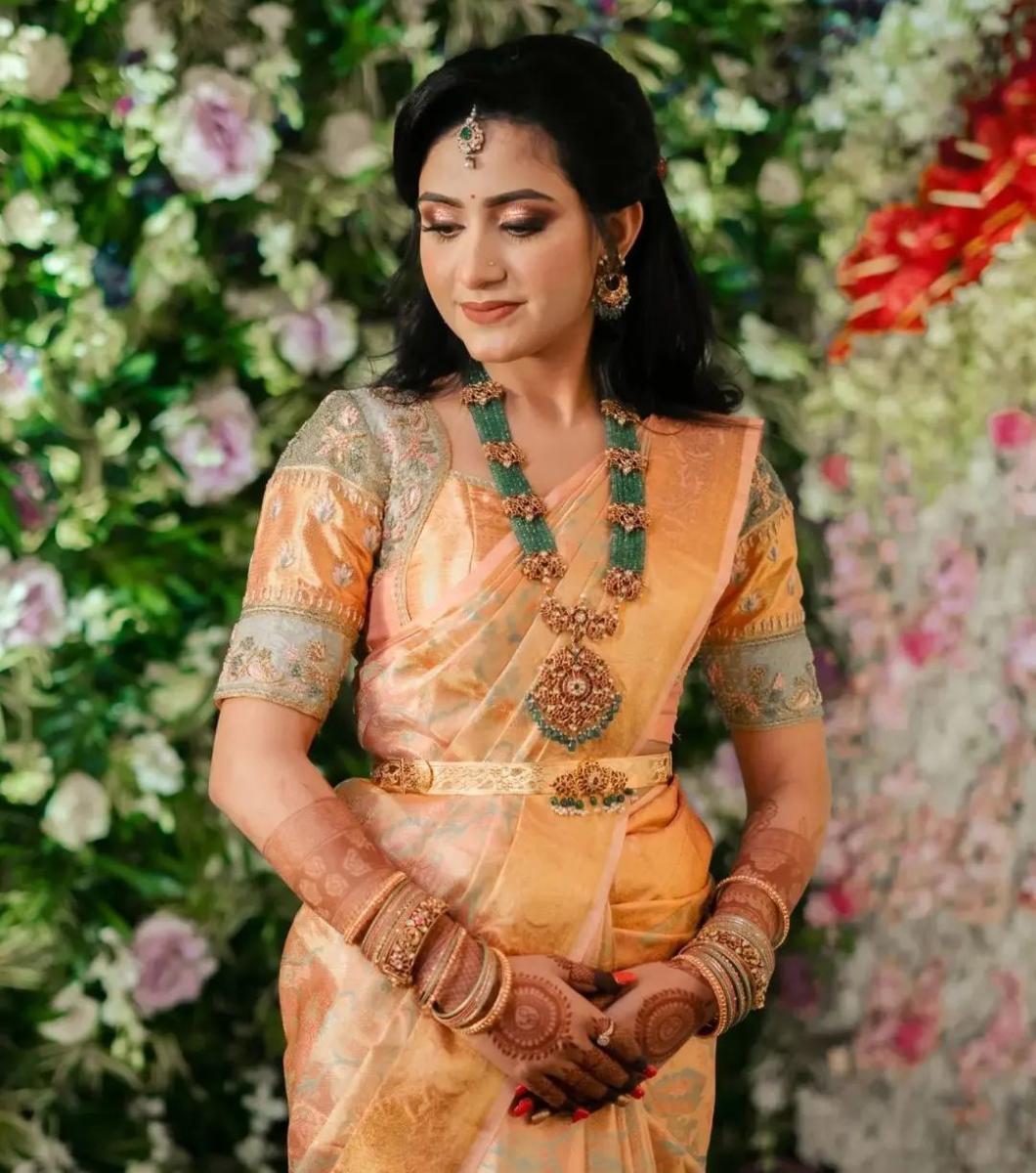 Saree-Hairstyles-125