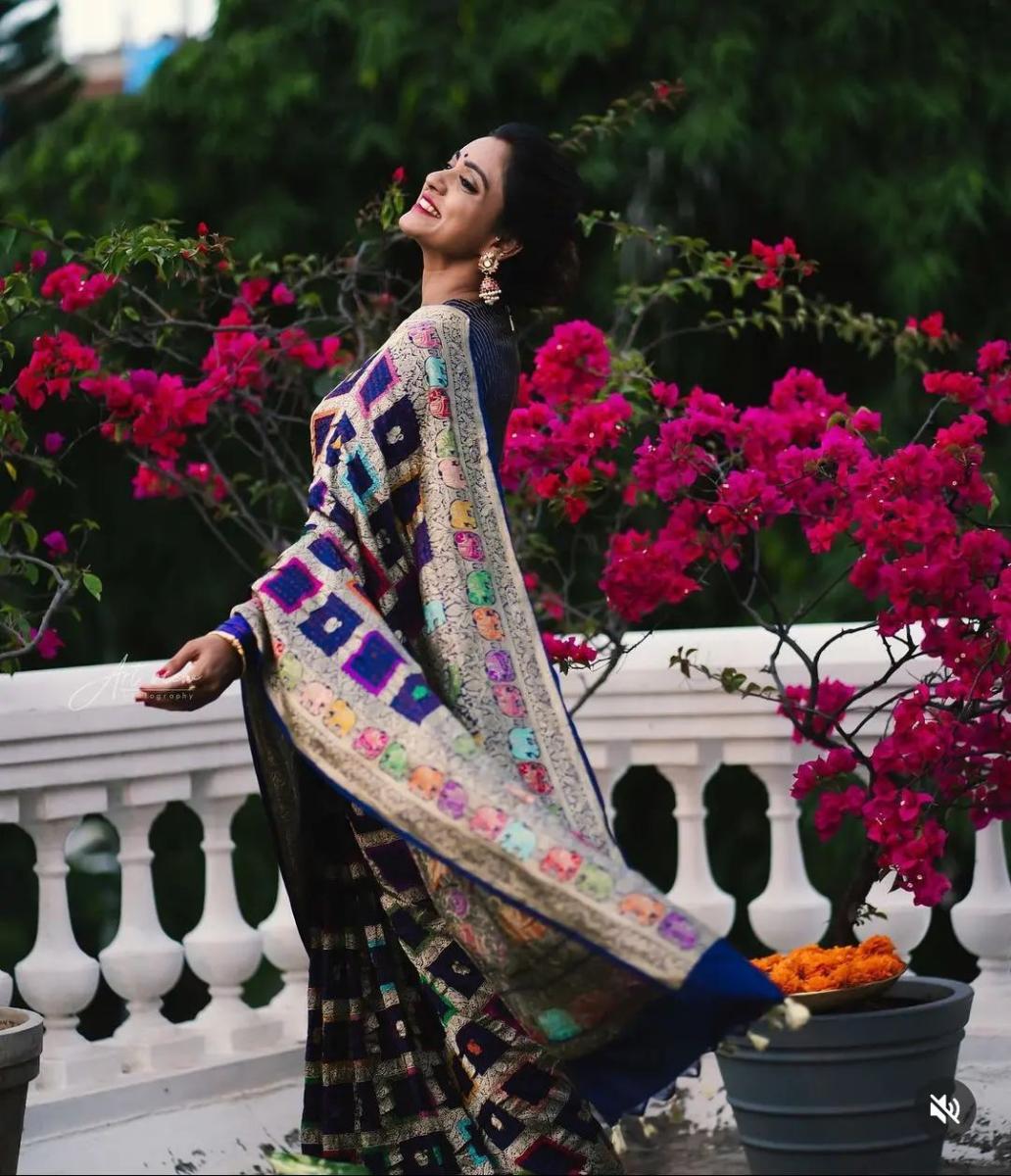 Saree-Hairstyles-135