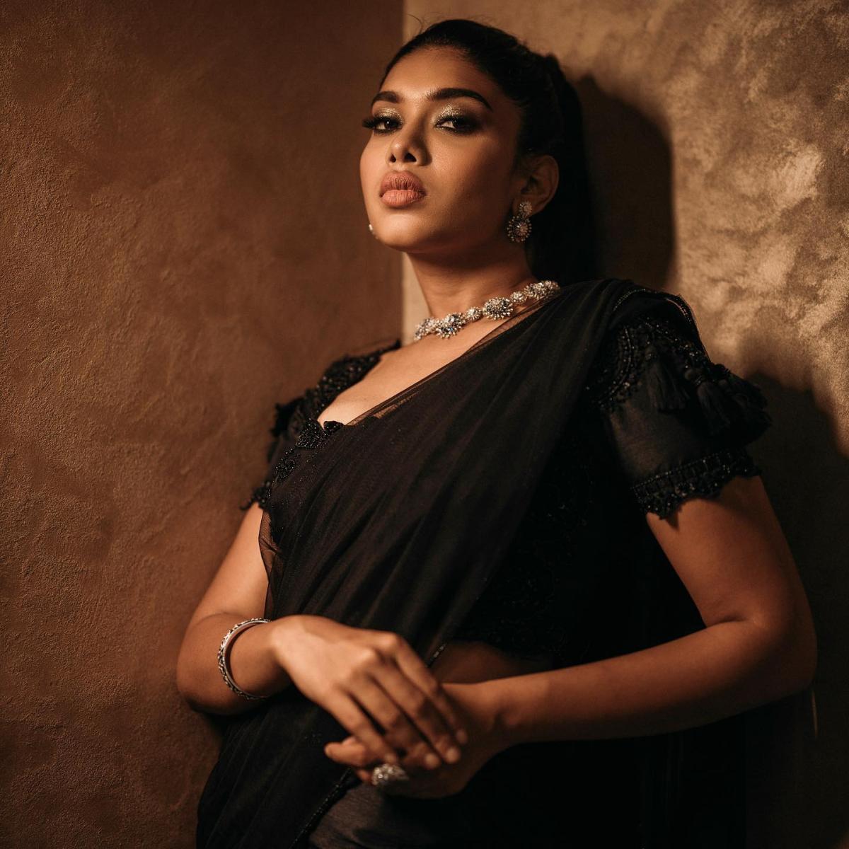 Saree-Hairstyles-154