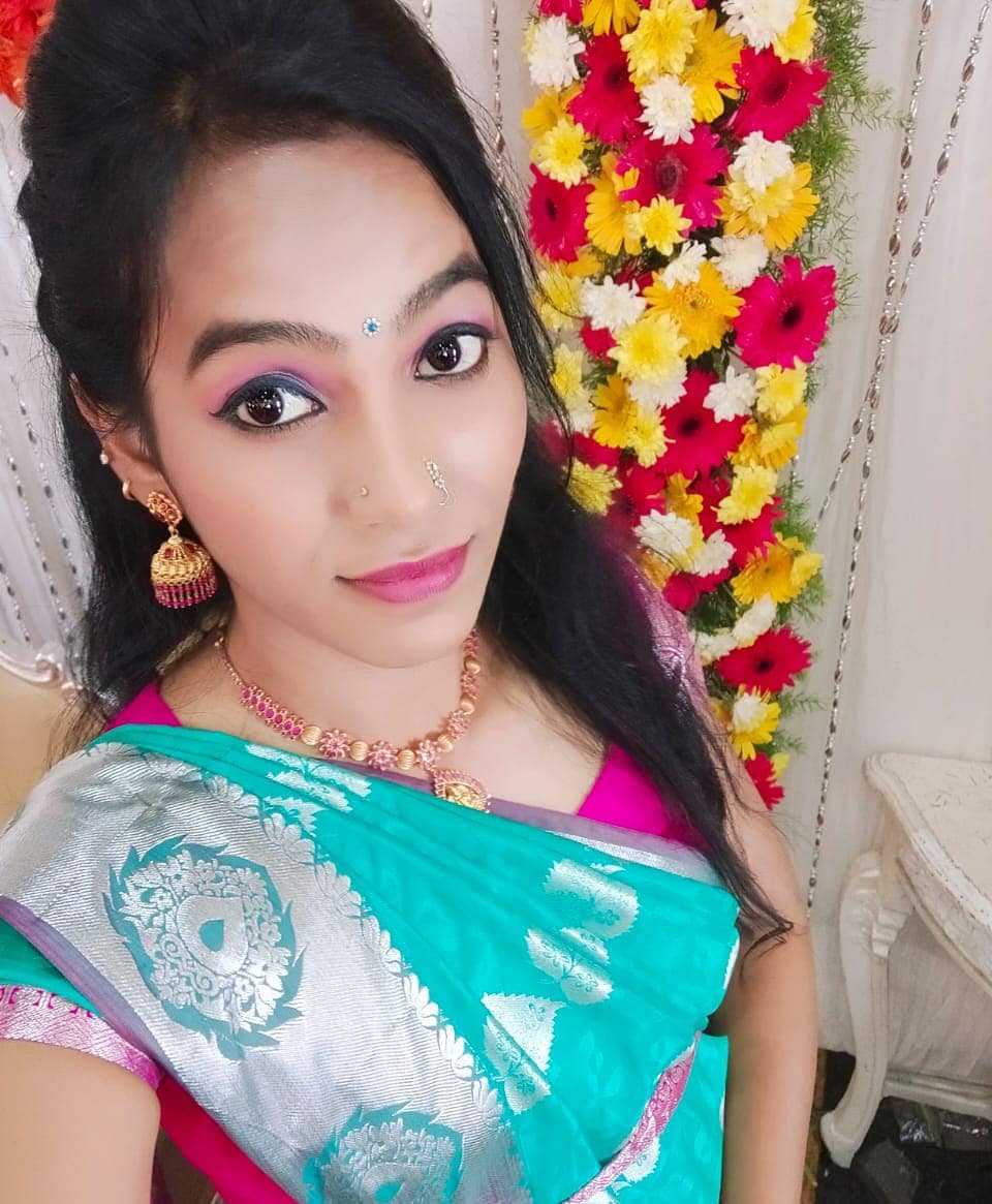 Saree-Hairstyles-167