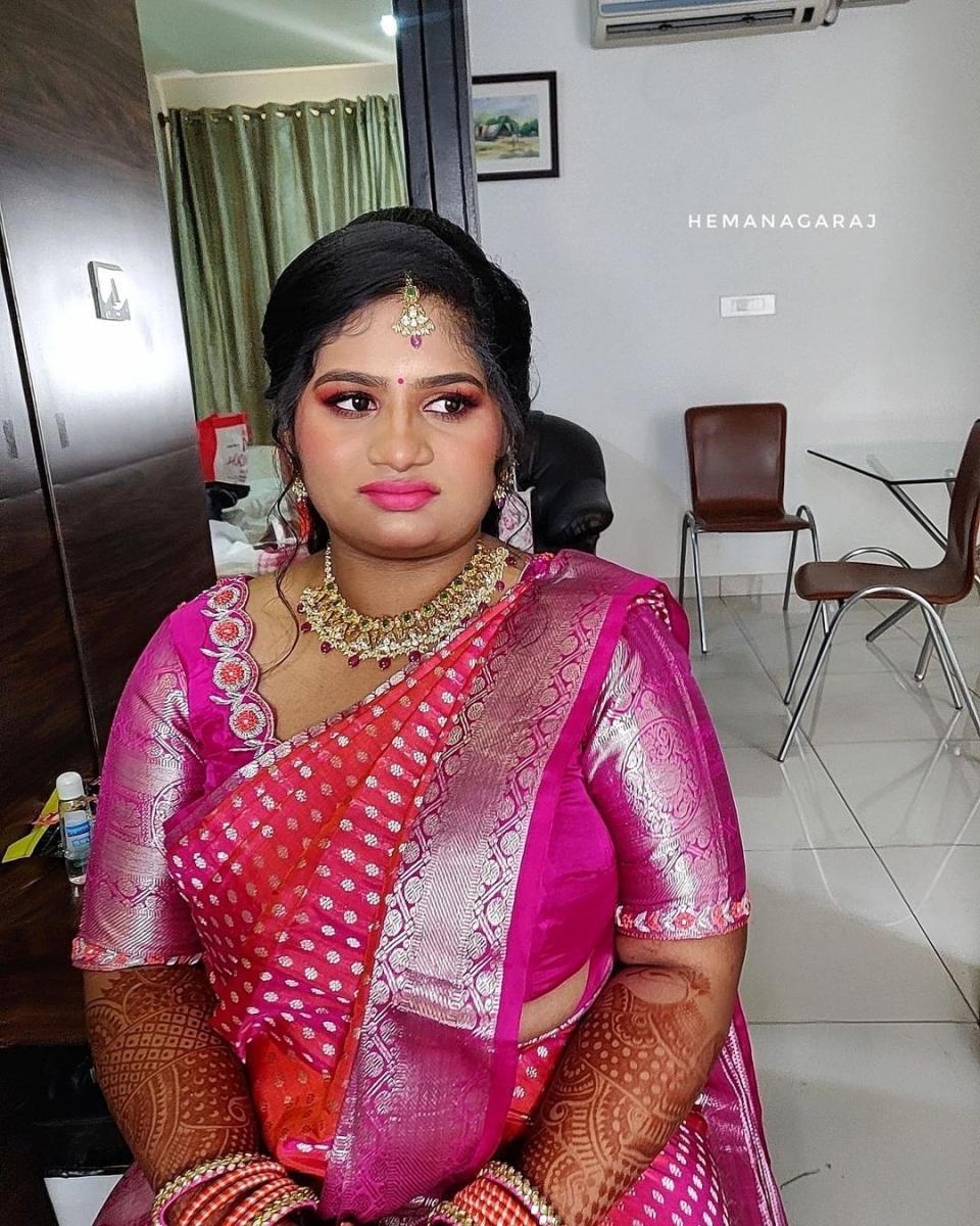 Saree-Hairstyles-172