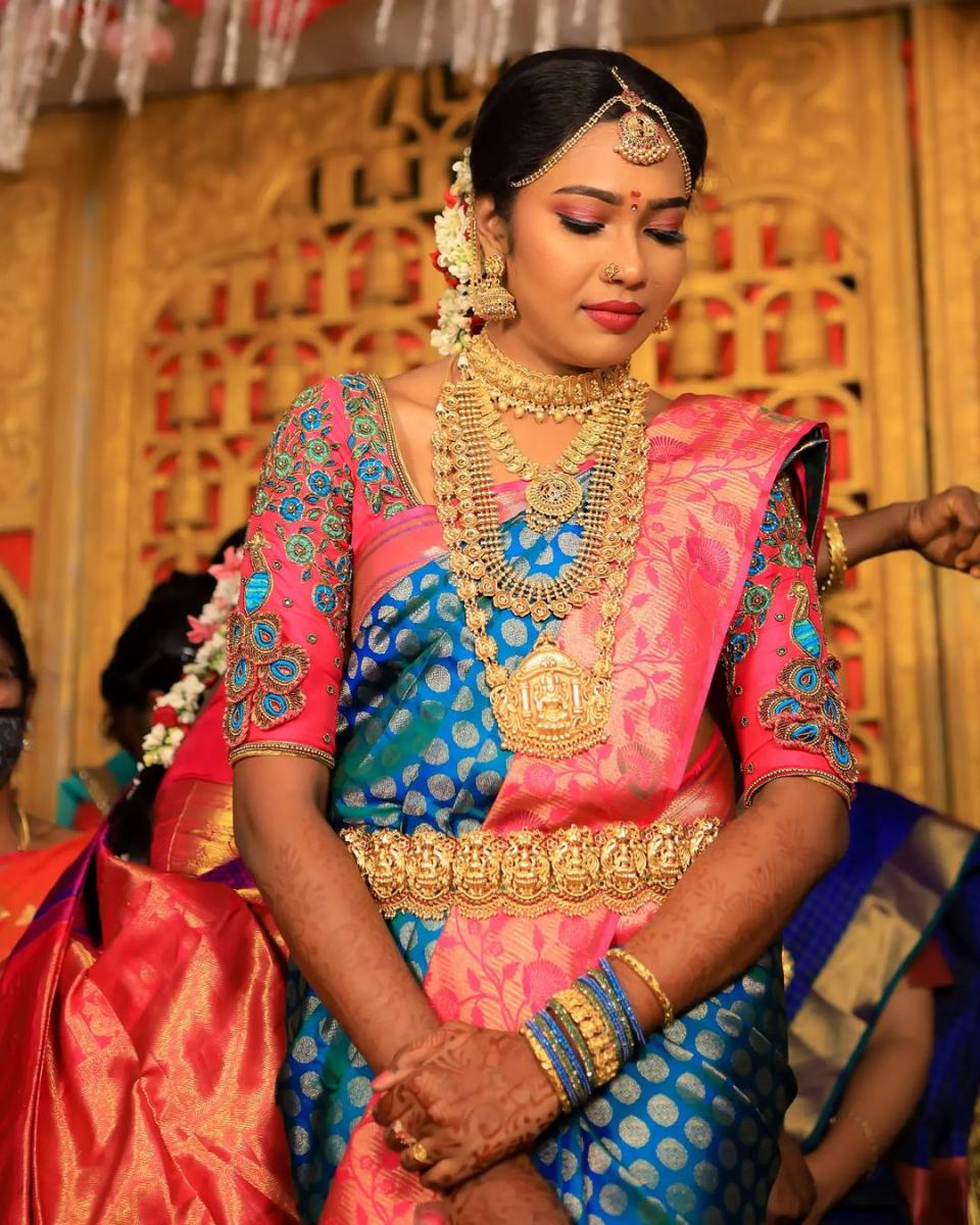 Saree-Hairstyles-176