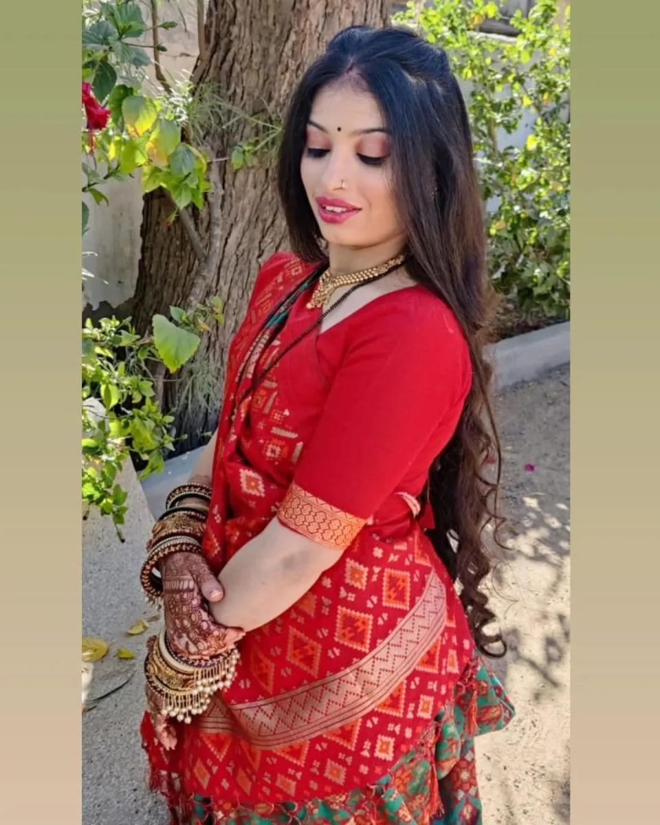 Saree-Hairstyles-182