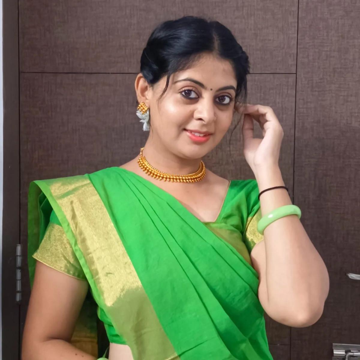 Saree-Hairstyles-189