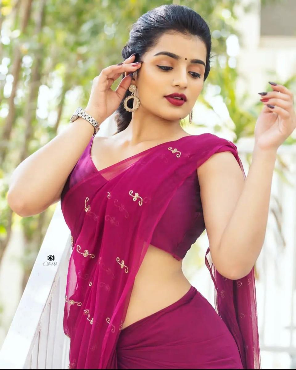 Saree-Hairstyles-190