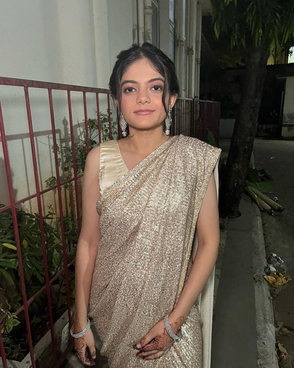 Saree-Hairstyles-192