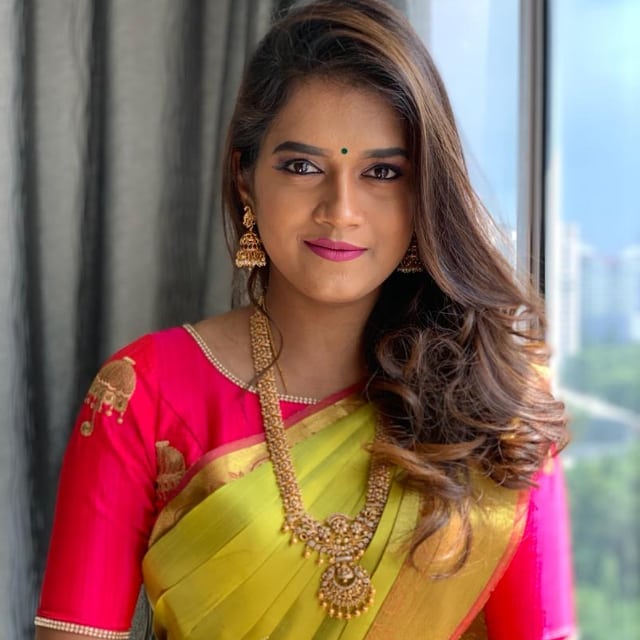 Saree-Hairstyles-199