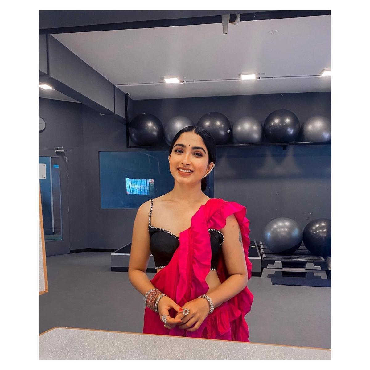 Saree-Hairstyles-206