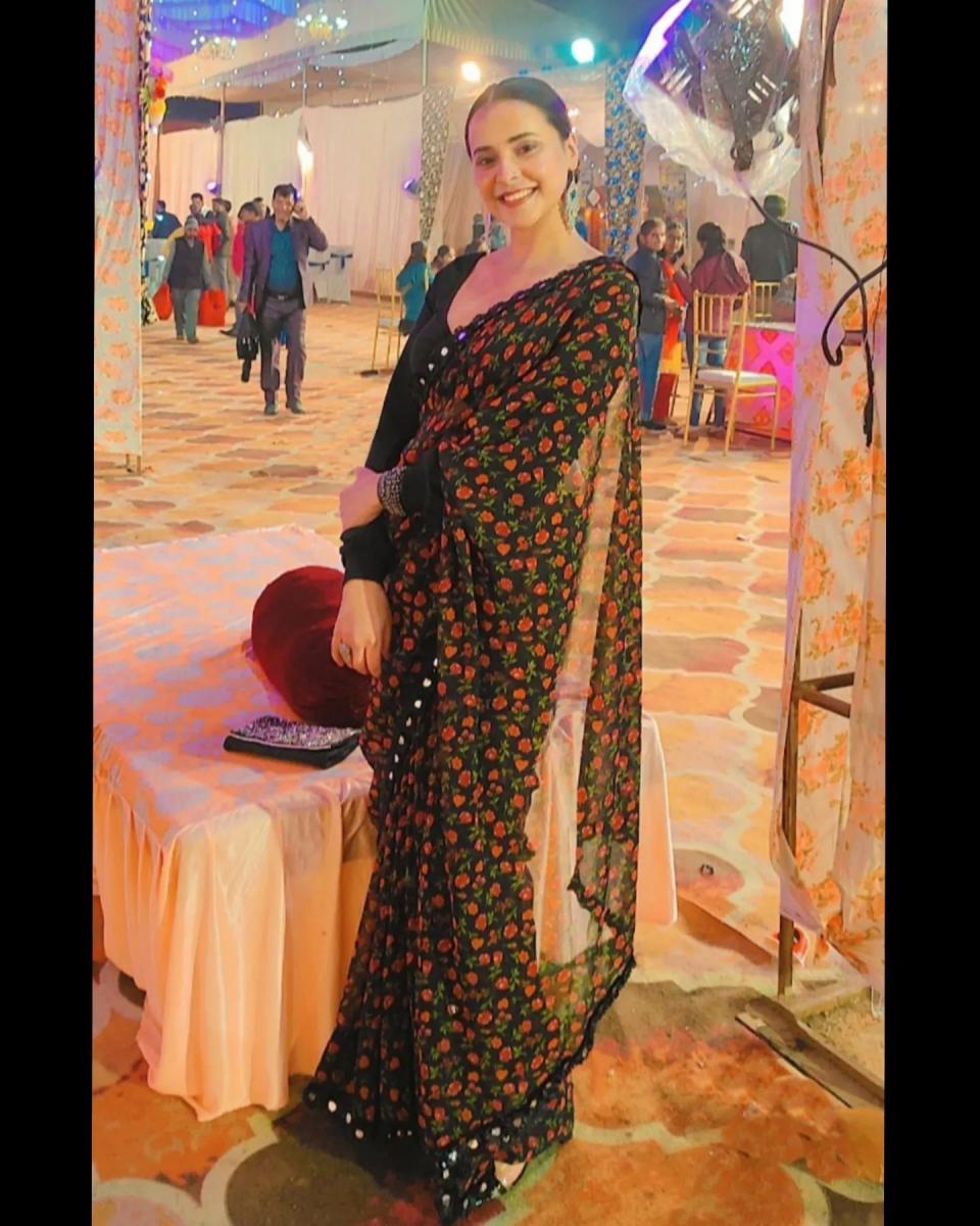 Saree-Hairstyles-216