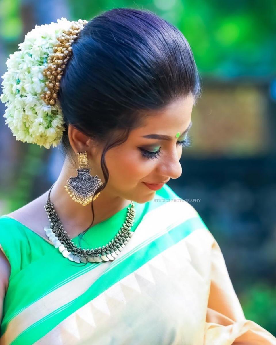 Saree-Hairstyles-31