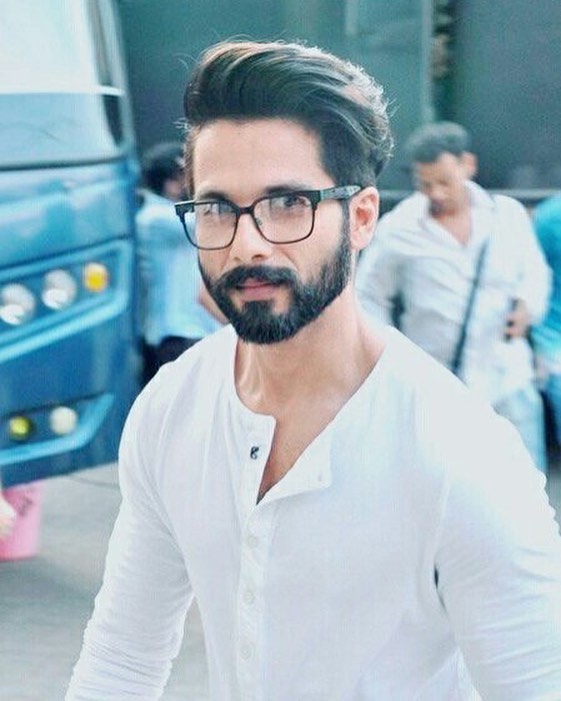 Fans react to Shahid's decision of shaving off his hair for Haider! - Urban  Asian