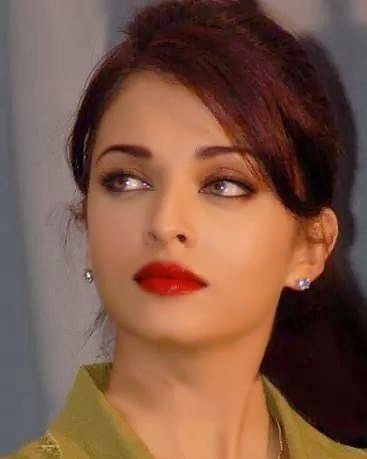 Aishwarya-Rai-Hairstyle-7