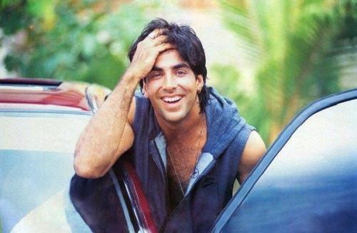Akshay Kumar hairstyle in movie Aflatoon