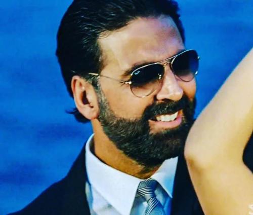 Akshay Kumar hairstyle in movie Khiladi 786