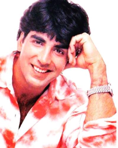 Akshay Kumar hairstyle in movie Khiladiyo ka Khiladi