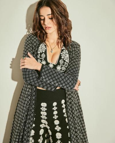 Ananya-Pandey-Hairstyle-1