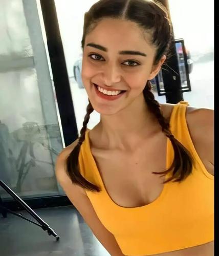 Ananya-Pandey-Hairstyle-13