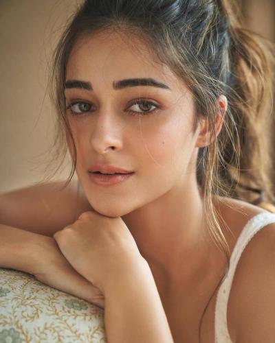 Ananya-Pandey-Hairstyle-16