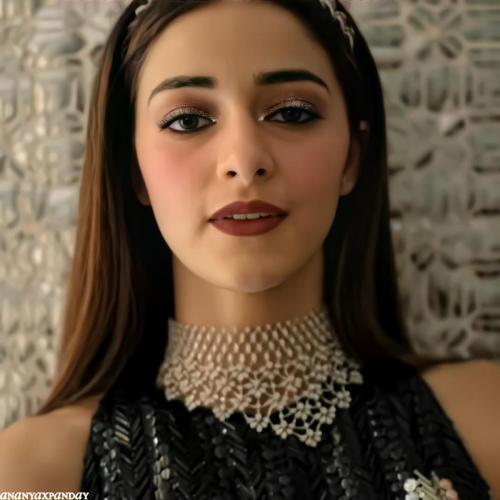 Ananya-Pandey-Hairstyle-18