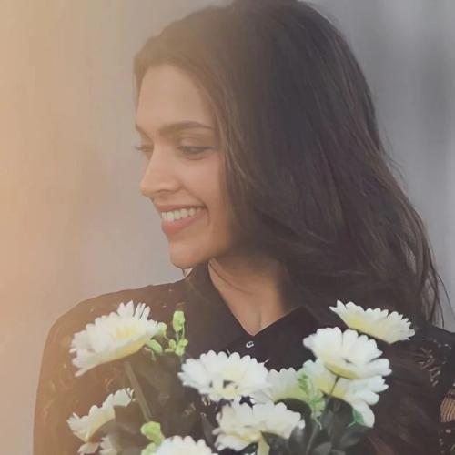 Deepika Padukone's straight hairstyle