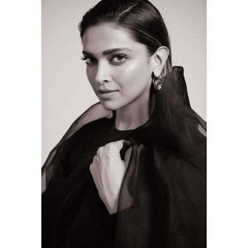 Deepika Padukone's straight haircuts