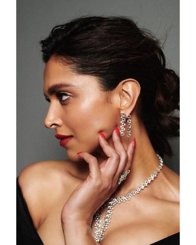 Deepika Padukone's hair ideas for parties