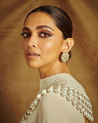 Deepika Padukone's hair ideas for parties