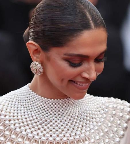 Deepika Padukone's minimalist hairdo